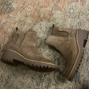 Dolce Vita Suede Boots • 9.5 Womens